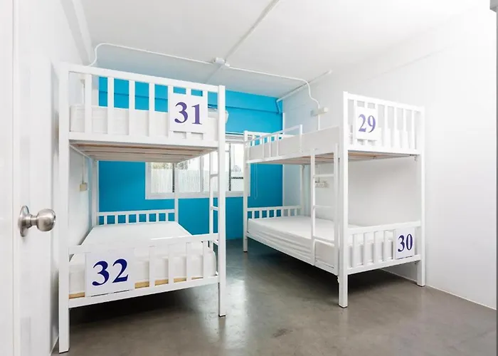 Bw Thai Art Style Hostel *
