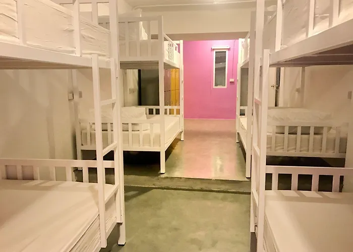 Bw Thai Art Style Hostel *