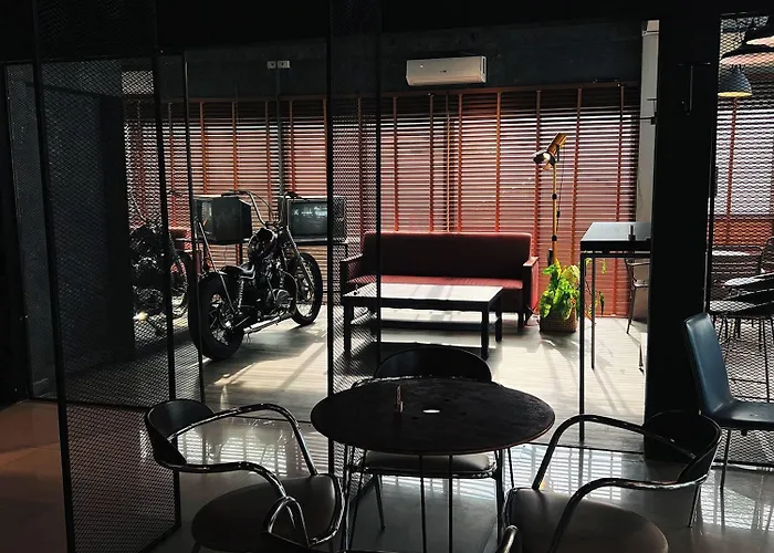 Bw Thai Art Style Hostel *